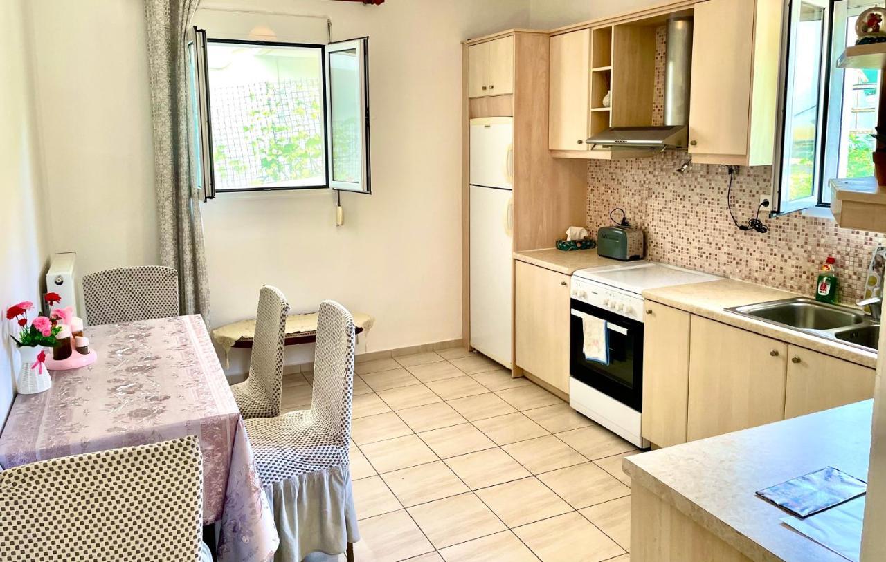 Menelaos Apartments 阿德里安诺斯·坎波斯 外观 照片